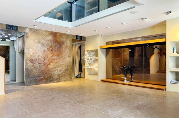 negozio in vendita a Siracusa in zona Centro Città