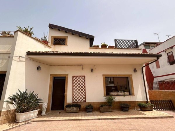 casa indipendente in vendita a Siracusa in zona Epipoli