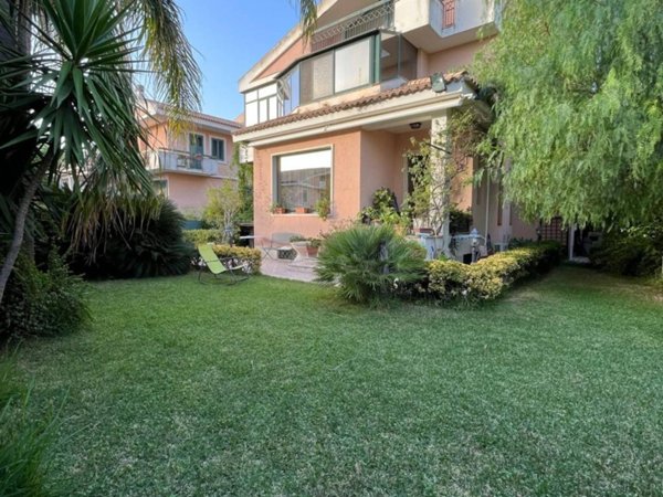 casa indipendente in vendita a Siracusa in zona Targia