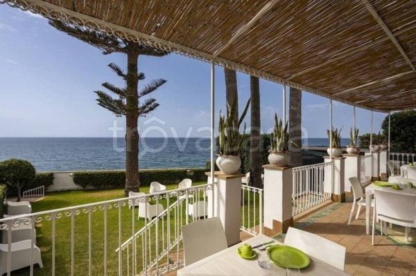 casa indipendente in vendita a Siracusa in zona Fontane Bianche