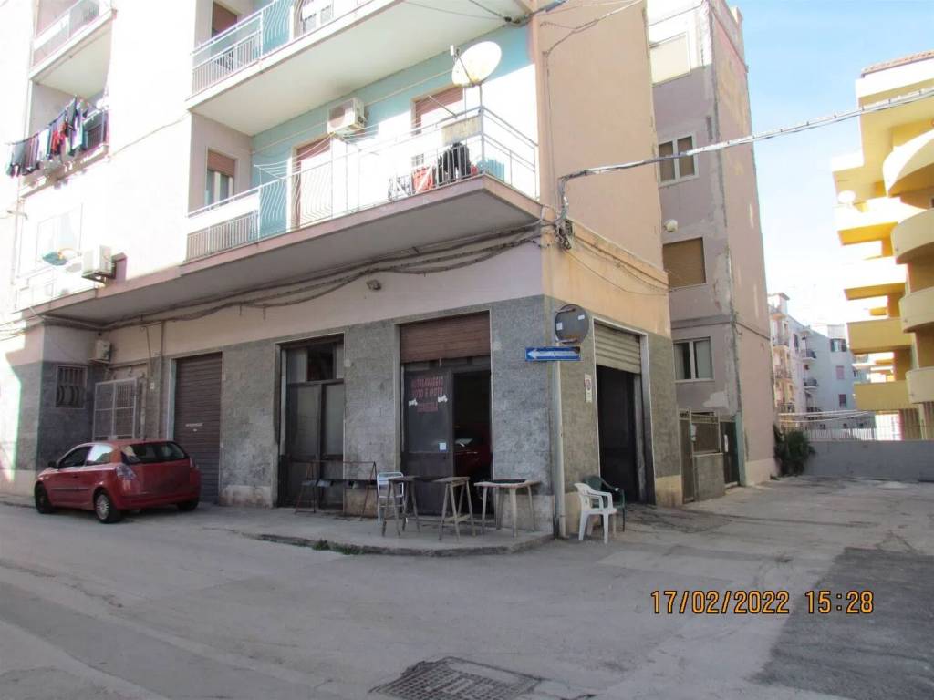 negozio in vendita a Siracusa in zona Grottasanta