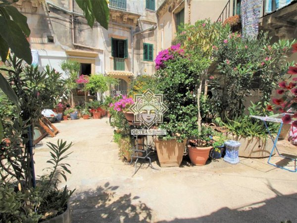 appartamento in vendita a Siracusa in zona Isola Ortigia