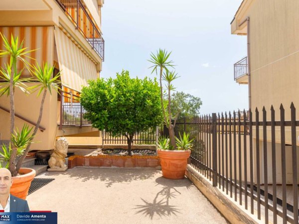 casa indipendente in vendita a Siracusa in zona Belvedere