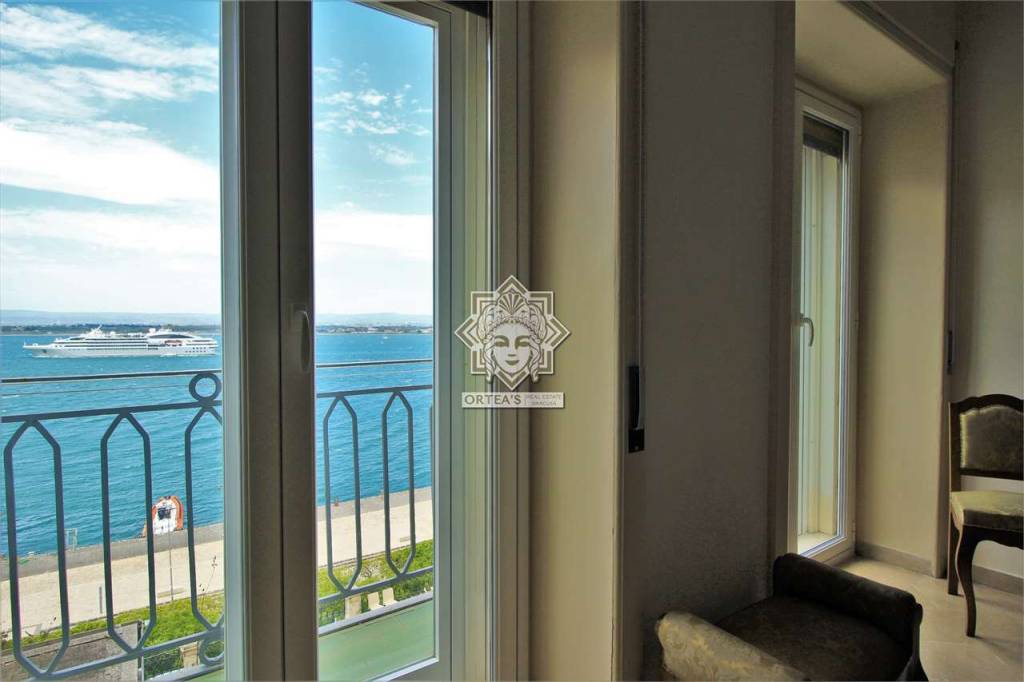 appartamento in vendita a Siracusa in zona Isola Ortigia