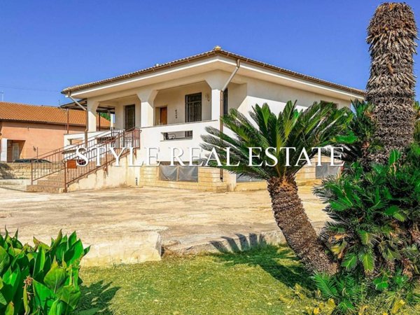 casa indipendente in vendita a Siracusa in zona Isola / Plemmirio