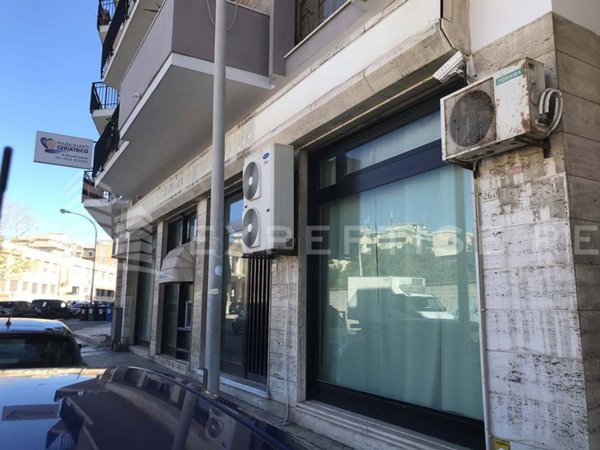 negozio in vendita a Siracusa