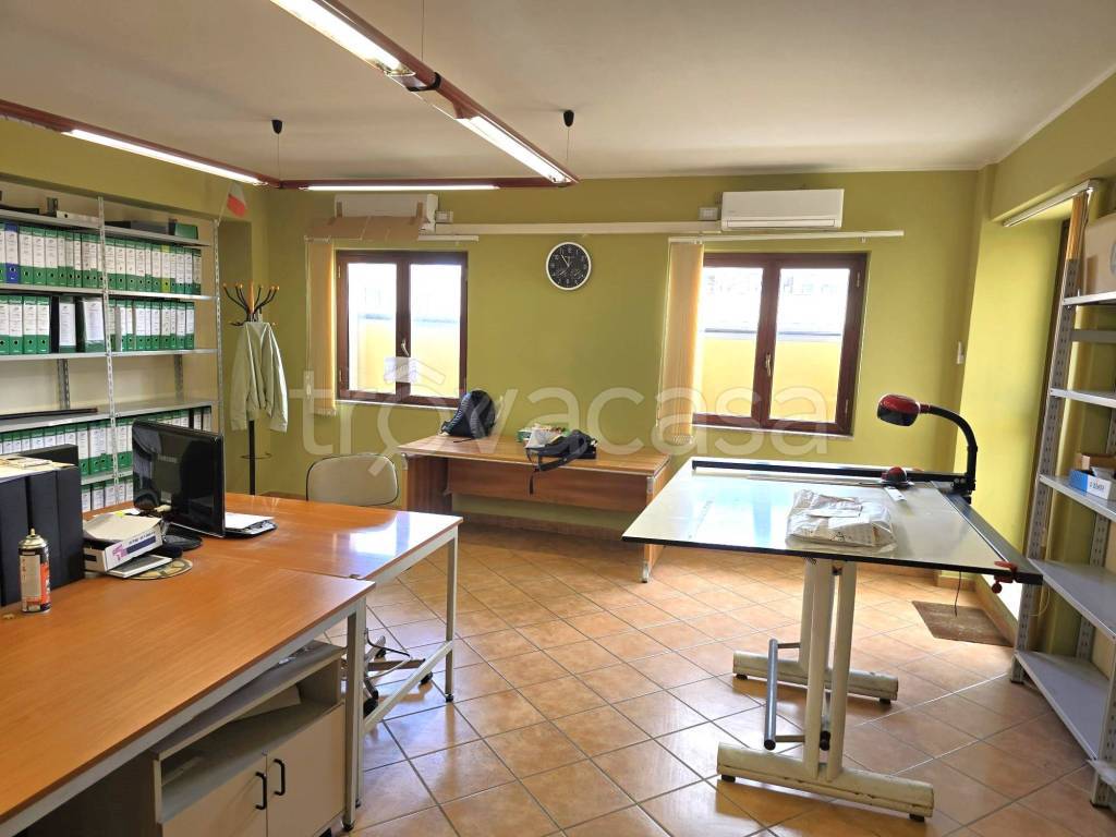 ufficio in vendita a Siracusa in zona Targia