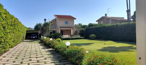 casa indipendente in vendita a Siracusa in zona Arenella