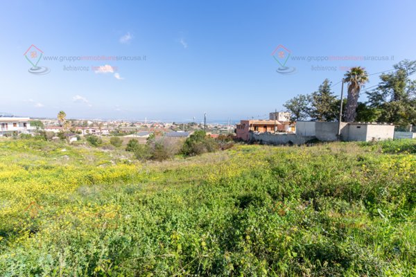 terreno edificabile in vendita a Siracusa in zona Belvedere