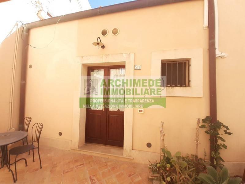 appartamento in vendita a Siracusa in zona Borgata