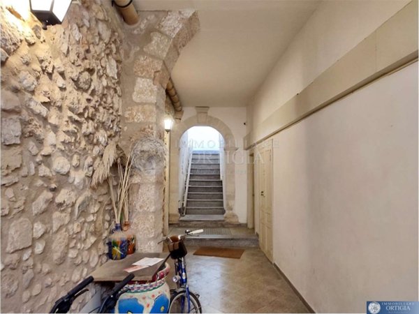 appartamento in vendita a Siracusa in zona Isola Ortigia