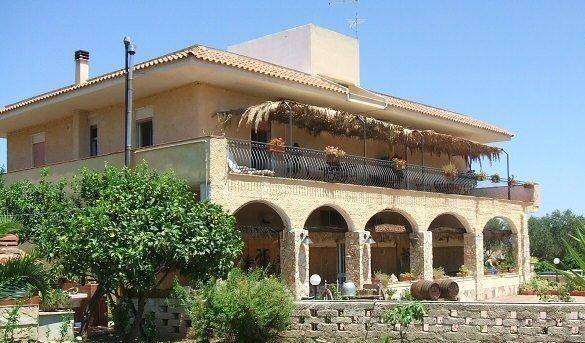 casa indipendente in vendita a Siracusa in zona Fontane Bianche