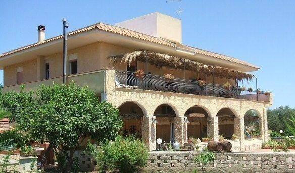 casa indipendente in vendita a Siracusa in zona Fontane Bianche