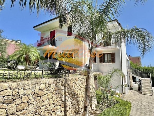 casa indipendente in vendita a Siracusa in zona Targia