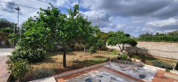 casa indipendente in vendita a Siracusa in zona Cassibile