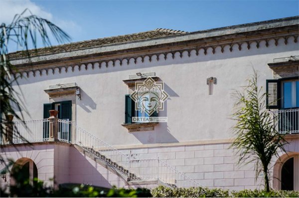 casa indipendente in vendita a Siracusa in zona Isola / Plemmirio