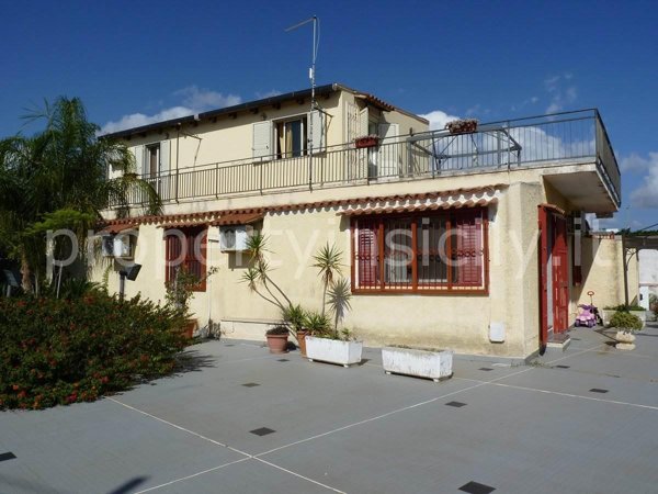 casa indipendente in vendita a Siracusa in zona Fontane Bianche
