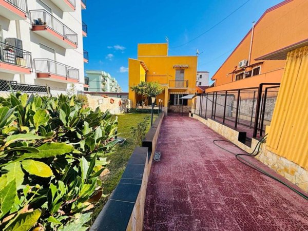 casa indipendente in vendita a Siracusa in zona Grottasanta