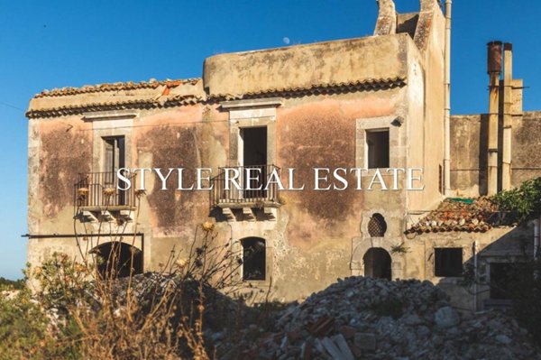 negozio in vendita a Siracusa in zona Isola / Plemmirio