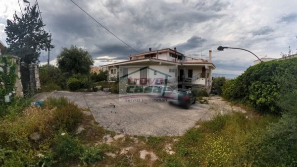 casa indipendente in vendita a Siracusa in zona Belvedere