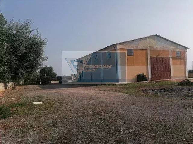 locale commerciale in vendita a Siracusa in zona Belvedere