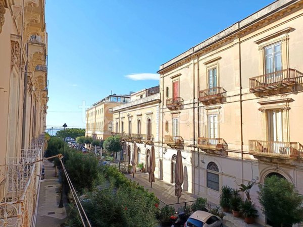 appartamento in vendita a Siracusa in zona Isola Ortigia