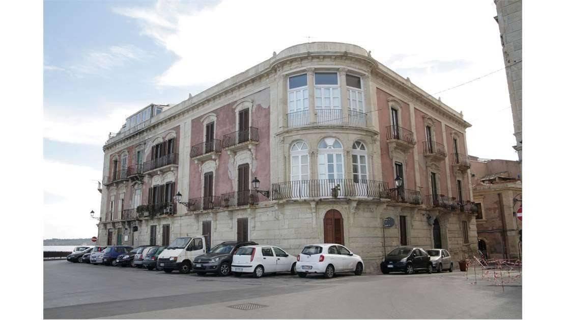 appartamento in vendita a Siracusa in zona Isola Ortigia