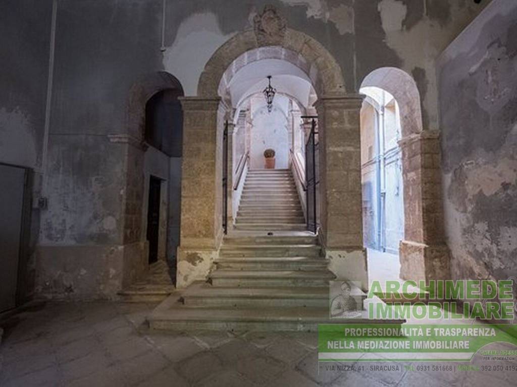 appartamento in vendita a Siracusa in zona Isola Ortigia