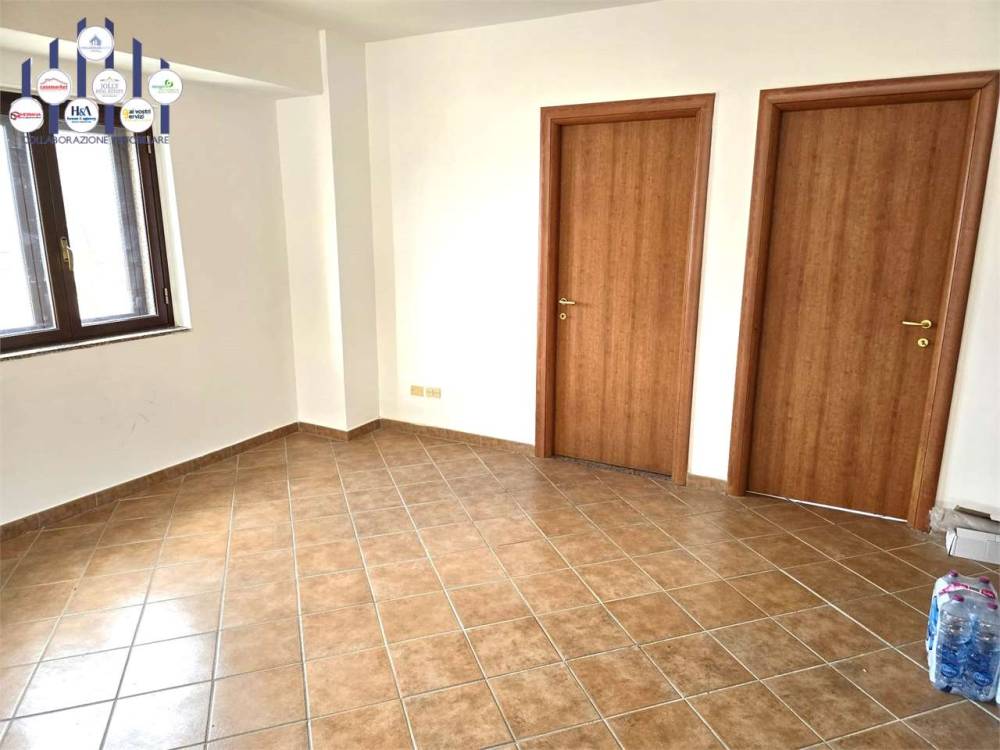 ufficio in vendita a Siracusa in zona Targia