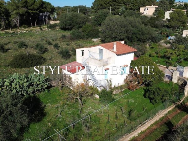 casa indipendente in vendita a Siracusa in zona Cassibile