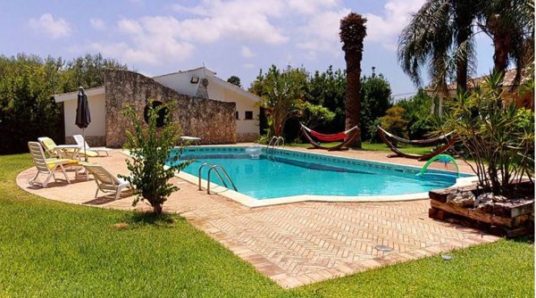 casa indipendente in vendita a Siracusa in zona Belvedere