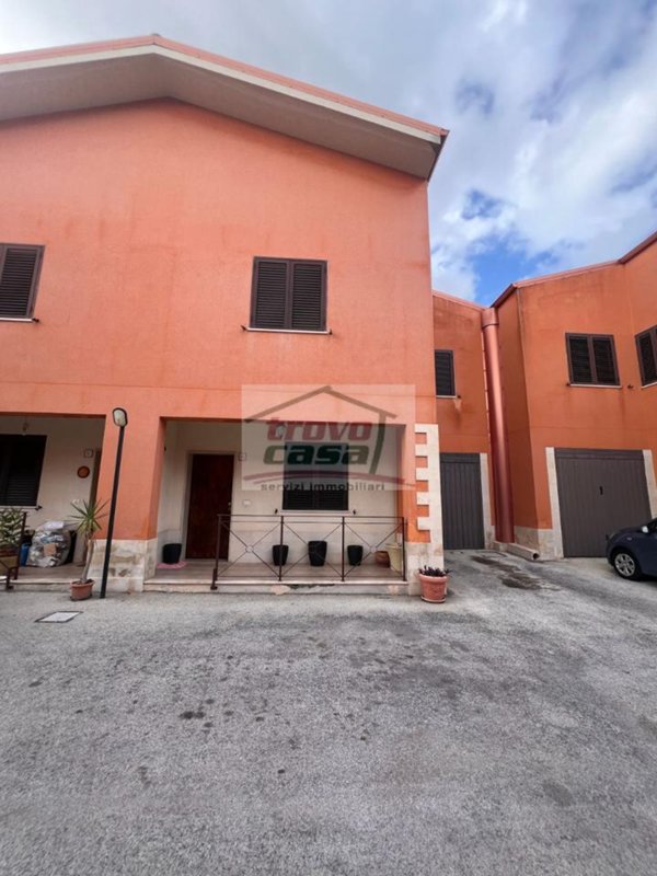 casa indipendente in vendita a Siracusa in zona Belvedere
