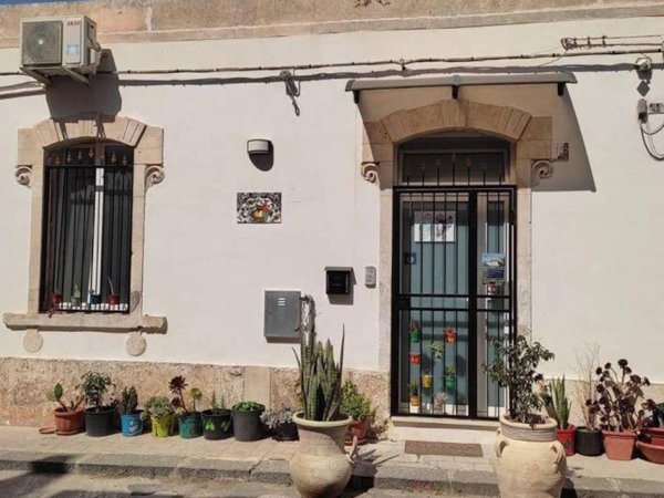 casa indipendente in vendita a Siracusa in zona Borgata