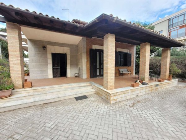 casa indipendente in vendita a Siracusa in zona Scala Greca
