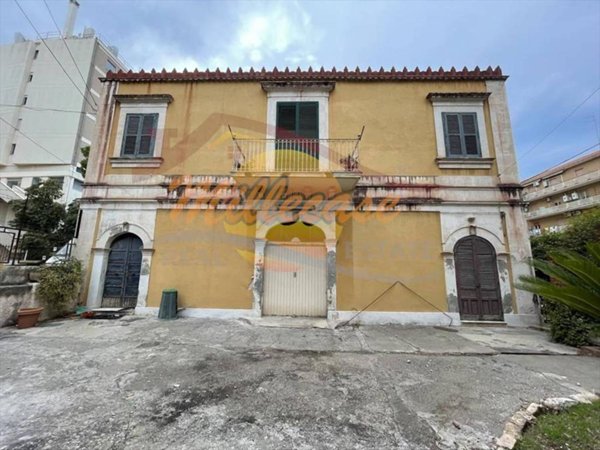 casa indipendente in vendita a Siracusa in zona Centro Città