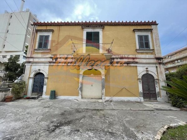 casa indipendente in vendita a Siracusa in zona Isola Ortigia