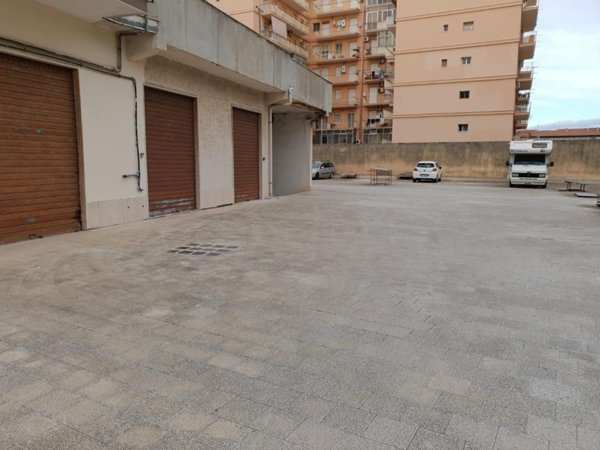 locale commerciale in vendita a Siracusa