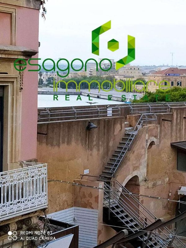 casa indipendente in vendita a Siracusa in zona Isola Ortigia