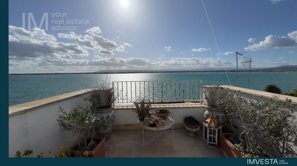 casa indipendente in vendita a Siracusa in zona Isola Ortigia