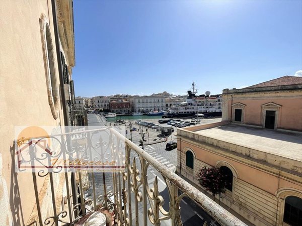 appartamento in vendita a Siracusa in zona Centro Città