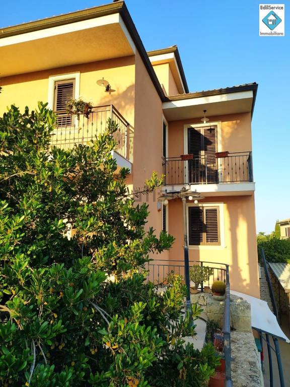 casa indipendente in vendita a Siracusa in zona Belvedere