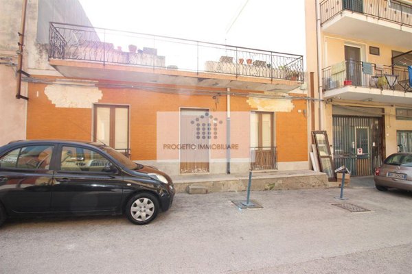 casa indipendente in vendita a Siracusa in zona Belvedere
