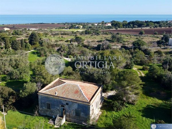 casa indipendente in vendita a Siracusa in zona Isola / Plemmirio