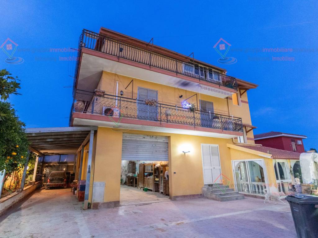 casa indipendente in vendita a Siracusa in zona Arenella