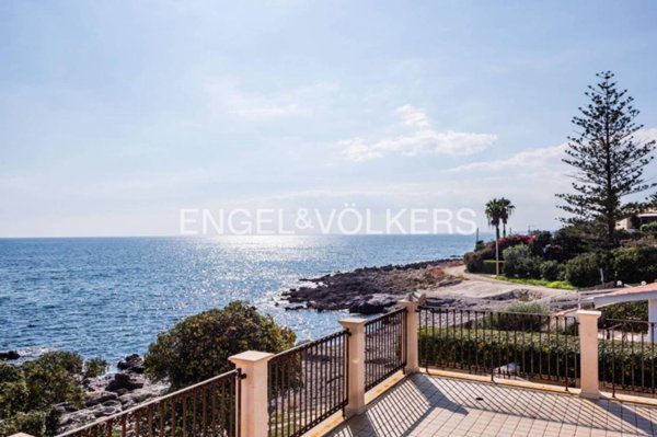 casa indipendente in vendita a Siracusa in zona Fontane Bianche