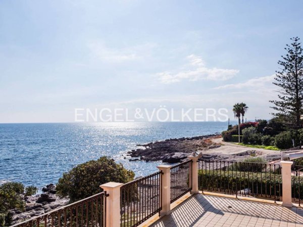 casa indipendente in vendita a Siracusa in zona Fontane Bianche