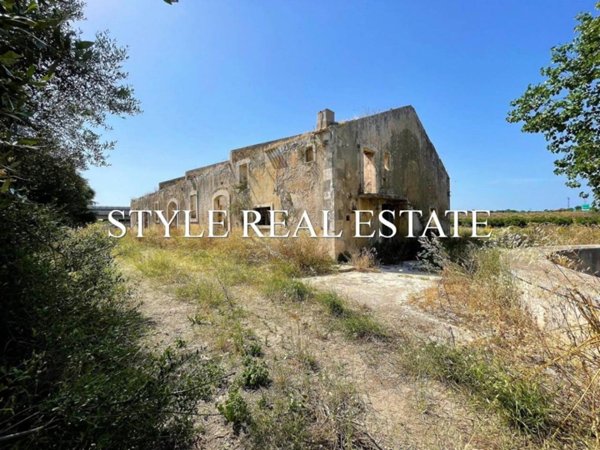 casa indipendente in vendita a Siracusa in zona Fontane Bianche