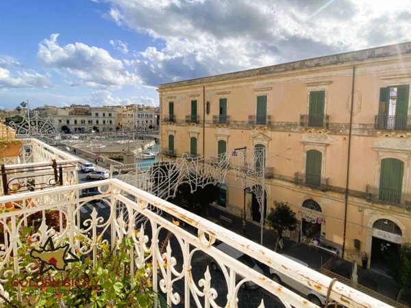 appartamento in vendita a Siracusa in zona Centro Città