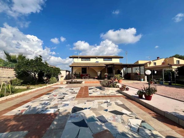 casa indipendente in vendita a Siracusa in zona Fontane Bianche