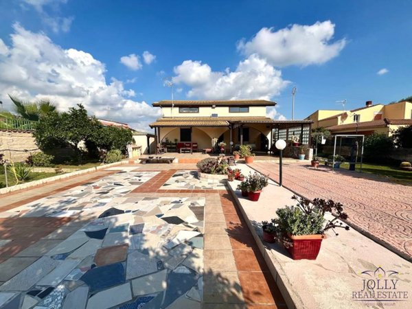 casa indipendente in vendita a Siracusa in zona Cassibile